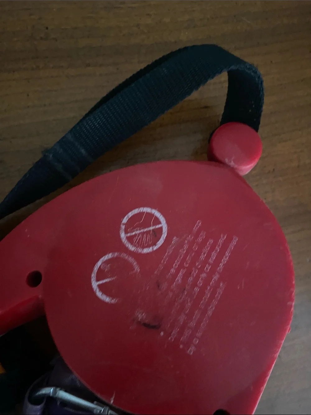 Petmate Walkabout usable Retractable Leash in Red with Purple Strap